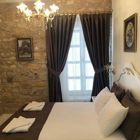 Laledan Hotel