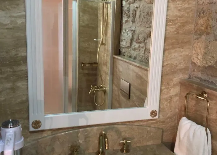 Laledan Konağı Butik Çeşme